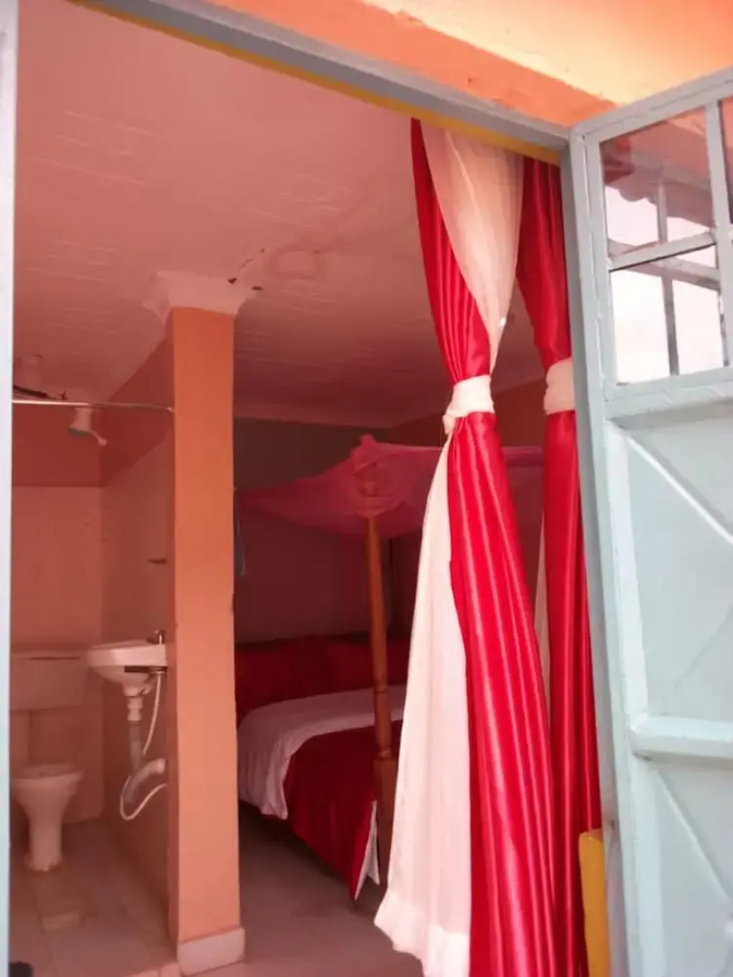 Summit Guest House & Grill