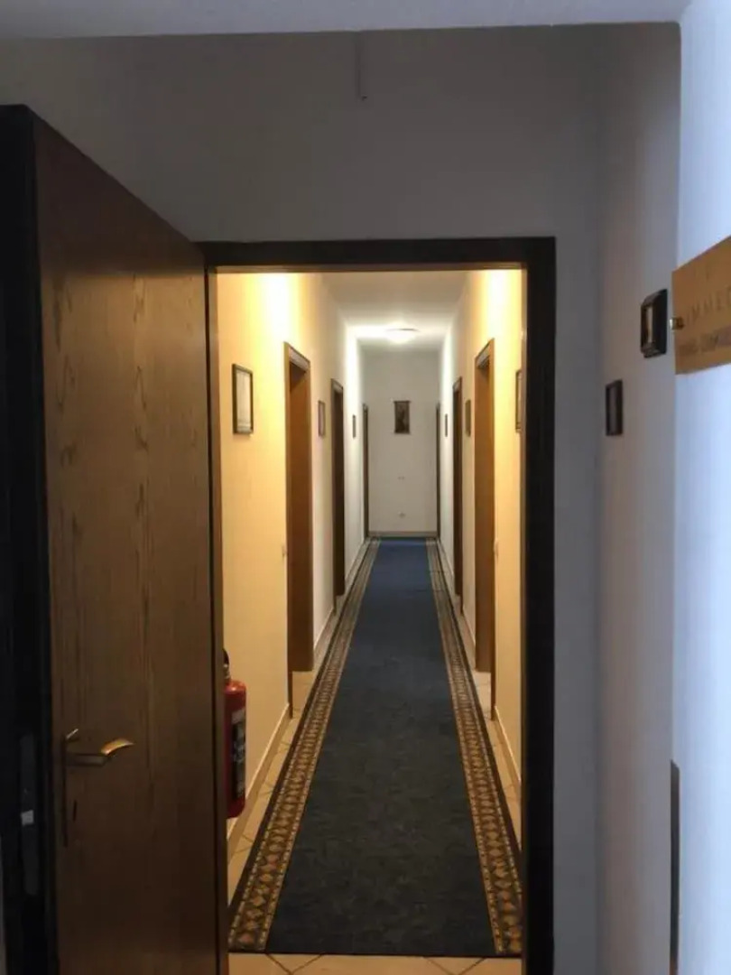 Landhaus Köln 2 Hotel