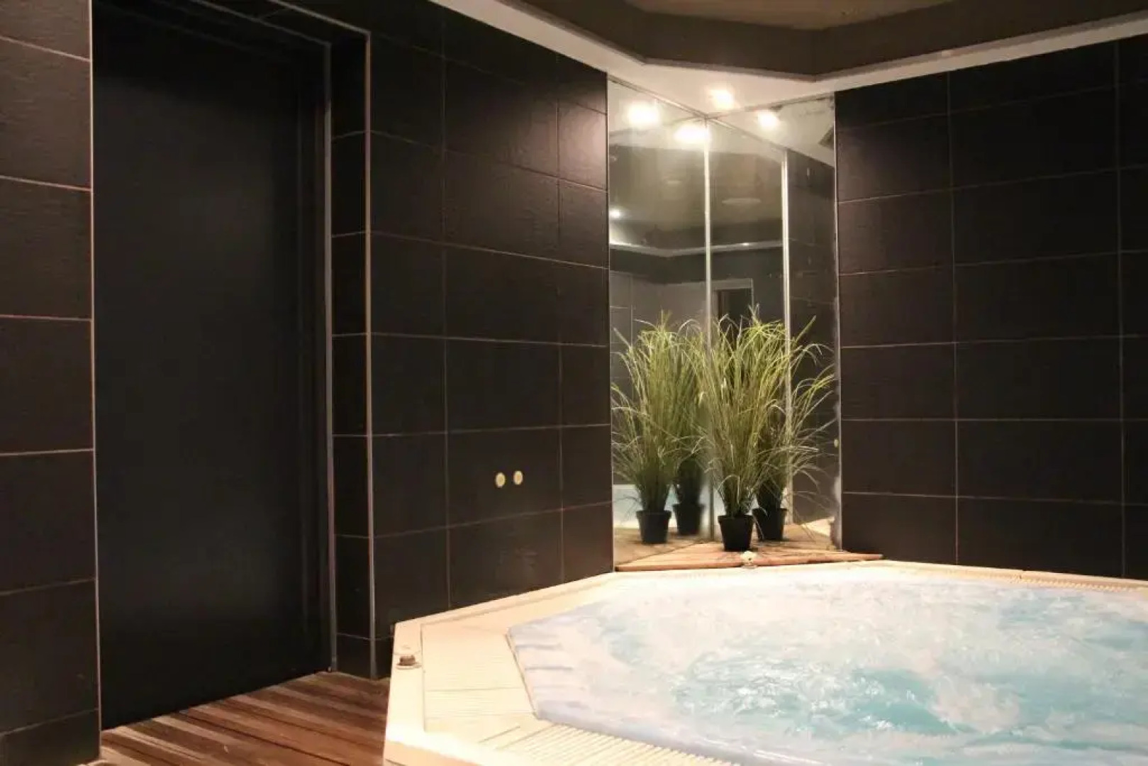 Hotel Kyriad Vichy Spa Cinq Mondes