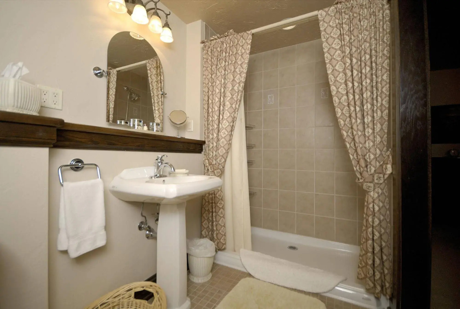 The Roost Bed and Breakfast