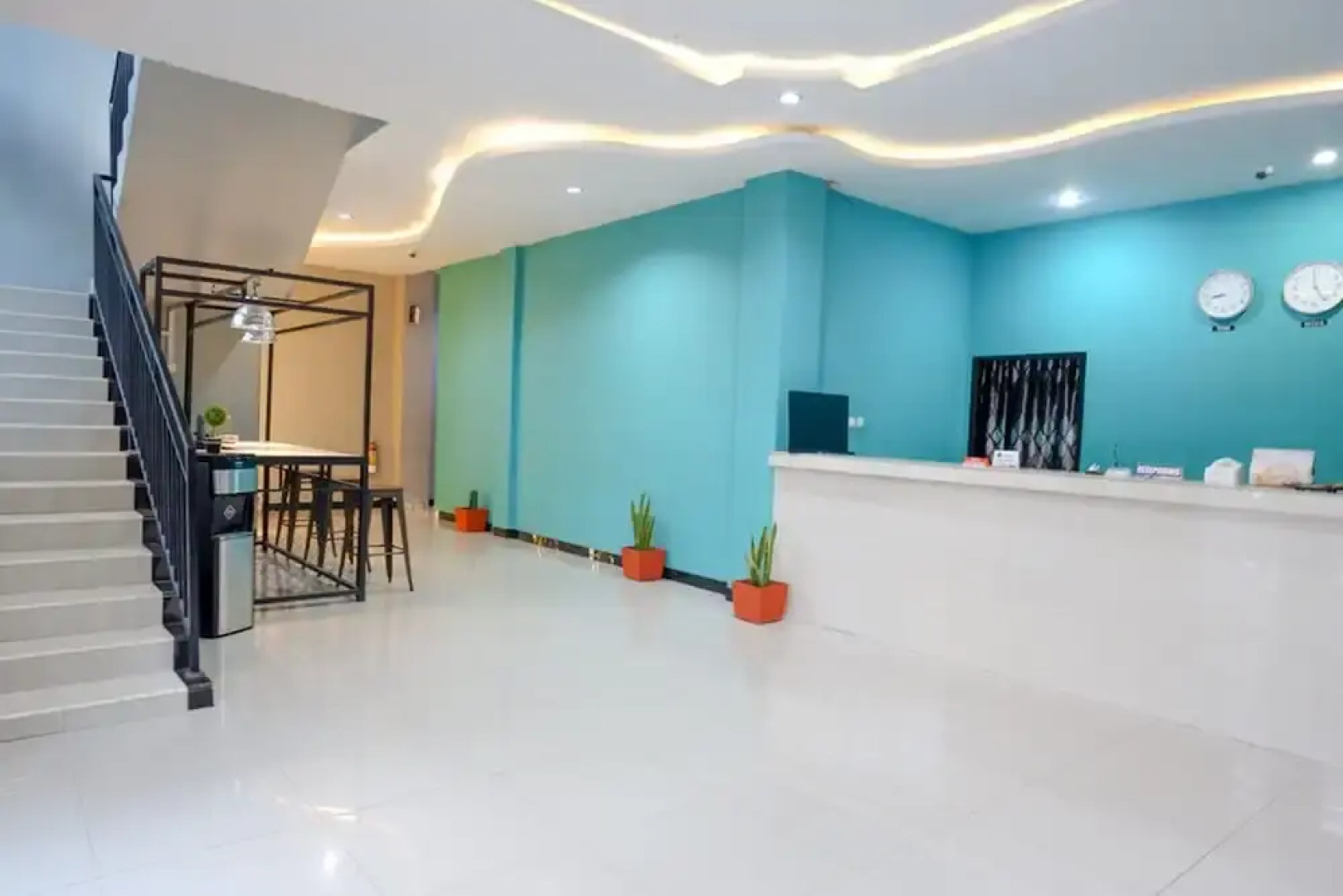 RedDoorz @ G Hotel Luwuk