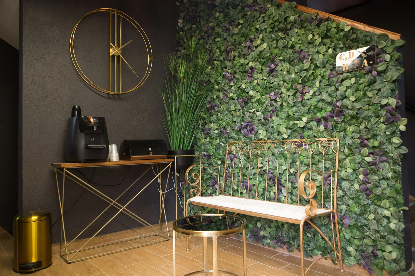 La Finca Luxury Suites Hotel