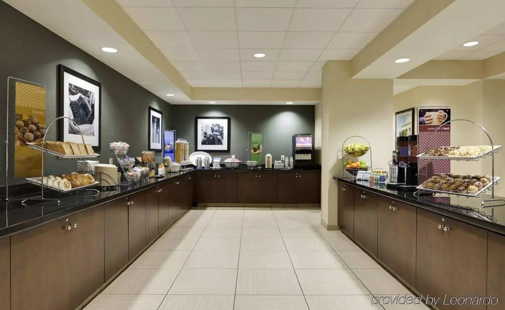 Hampton Inn & Suites National Harbor - Alexandria Area