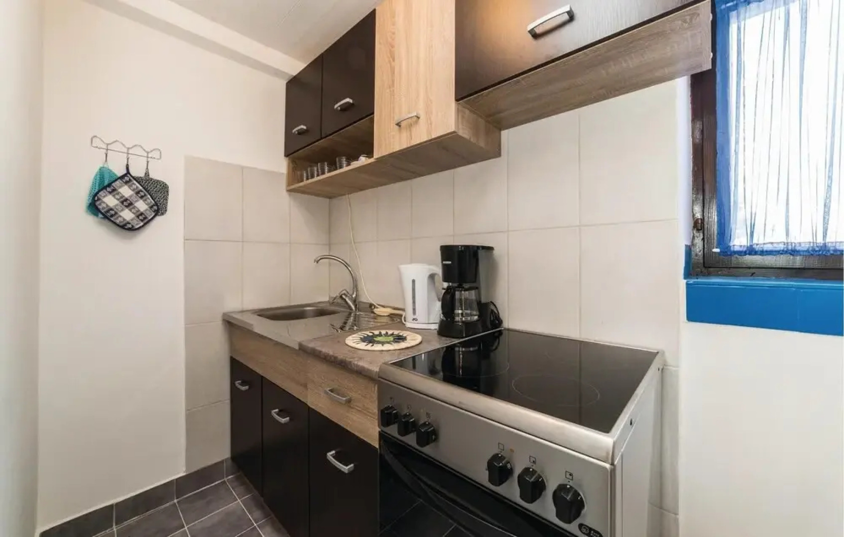 Awesome Home in Tar With Wifi and 3 Bedrooms