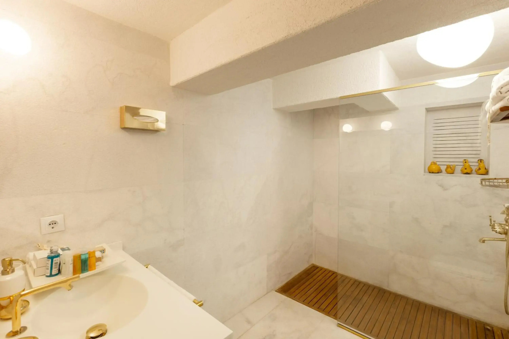 Sabrinas Haus - Adults Only