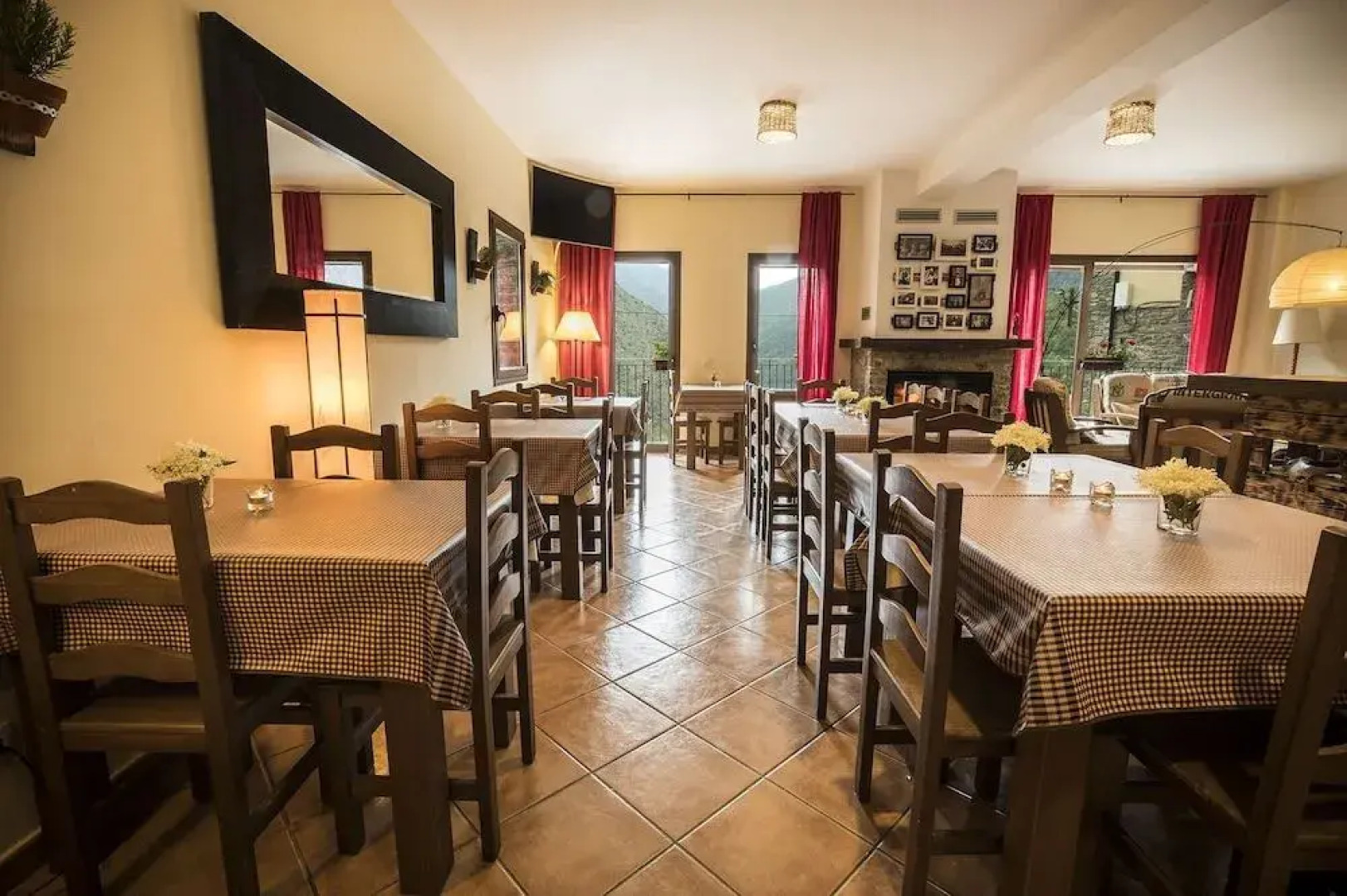 Abadia De Montenartro Hostel