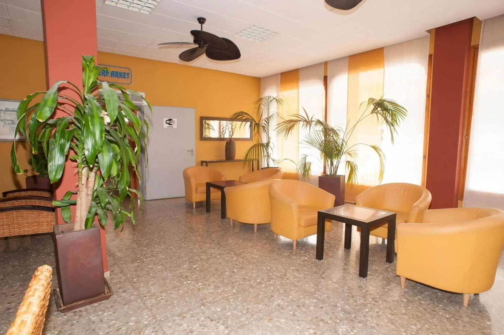 Poniente Playa Aparthotel