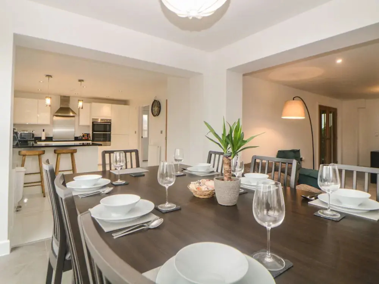 2 White Rock Court