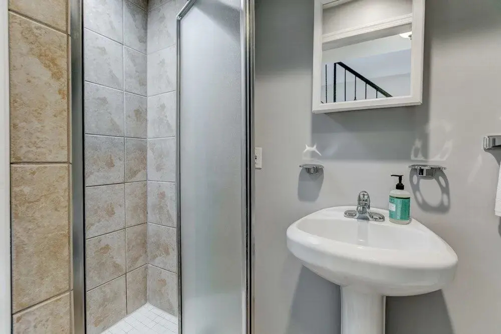 Upscale Home W/rooftopdeck&parking Near Stadiums