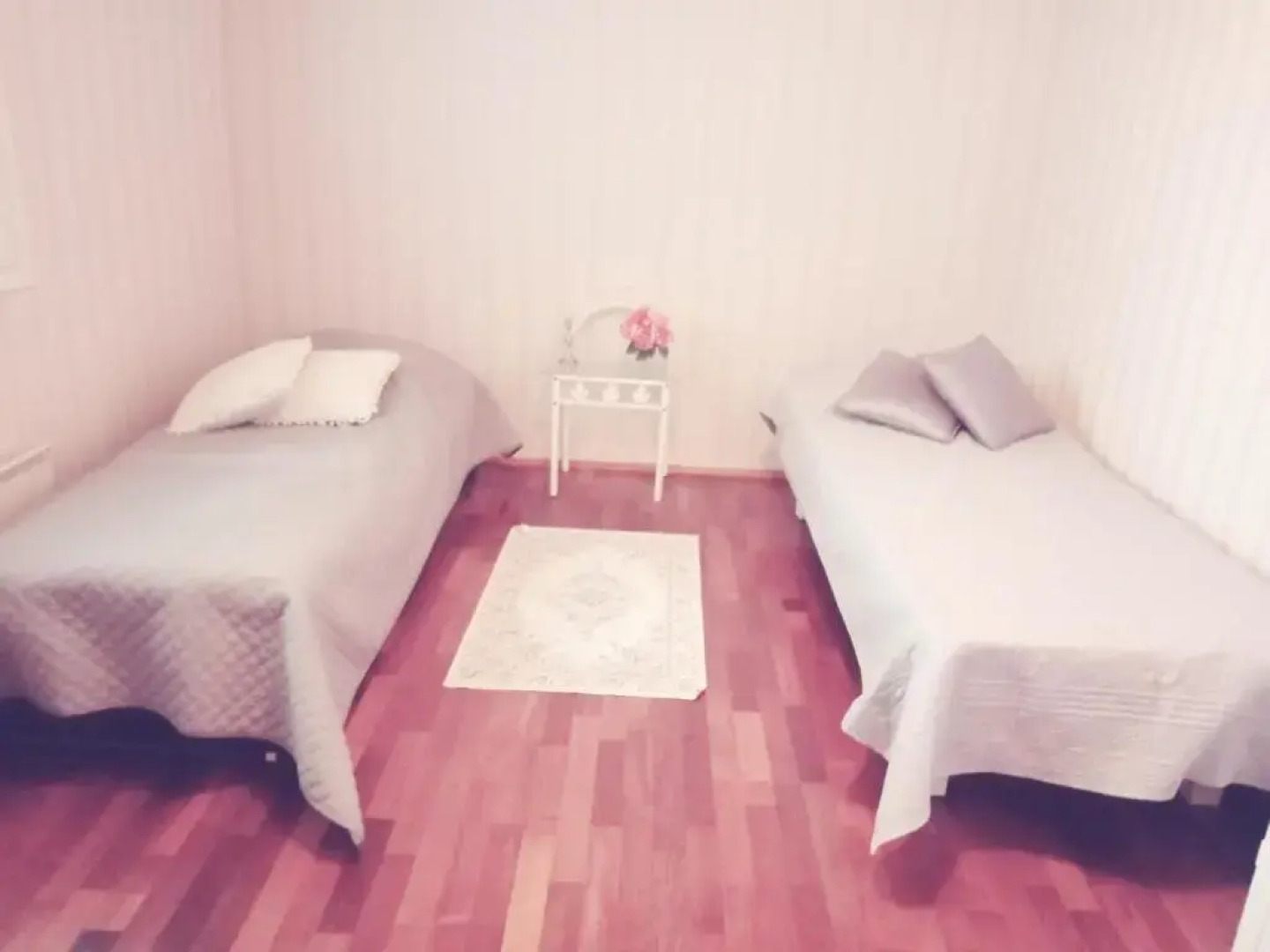 Tilava omakotitalo lähellä palveluita