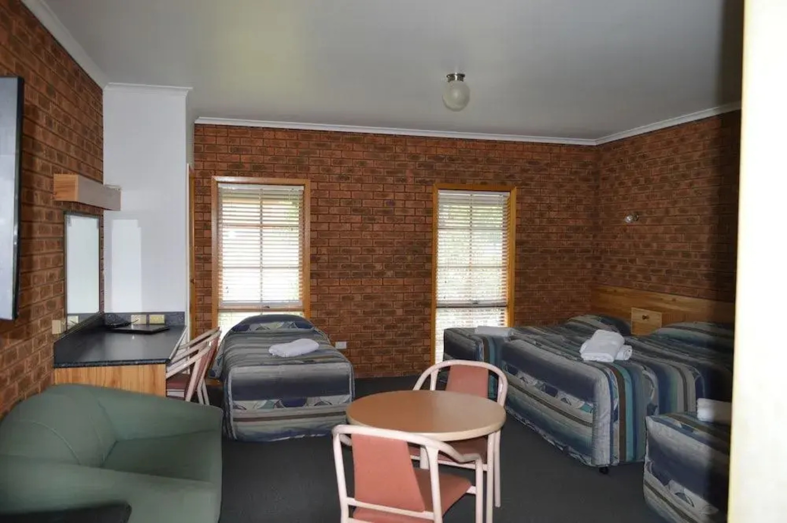 The Cottage Motor Inn Albury CBD