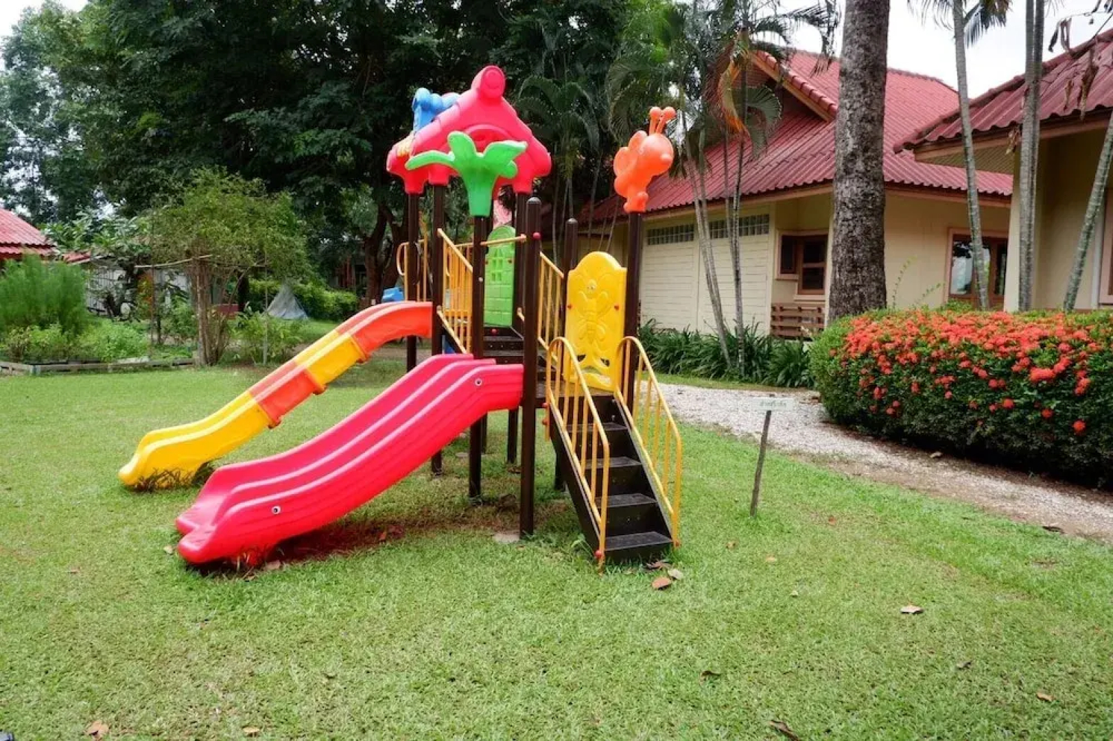 Uthai River Lake Resort