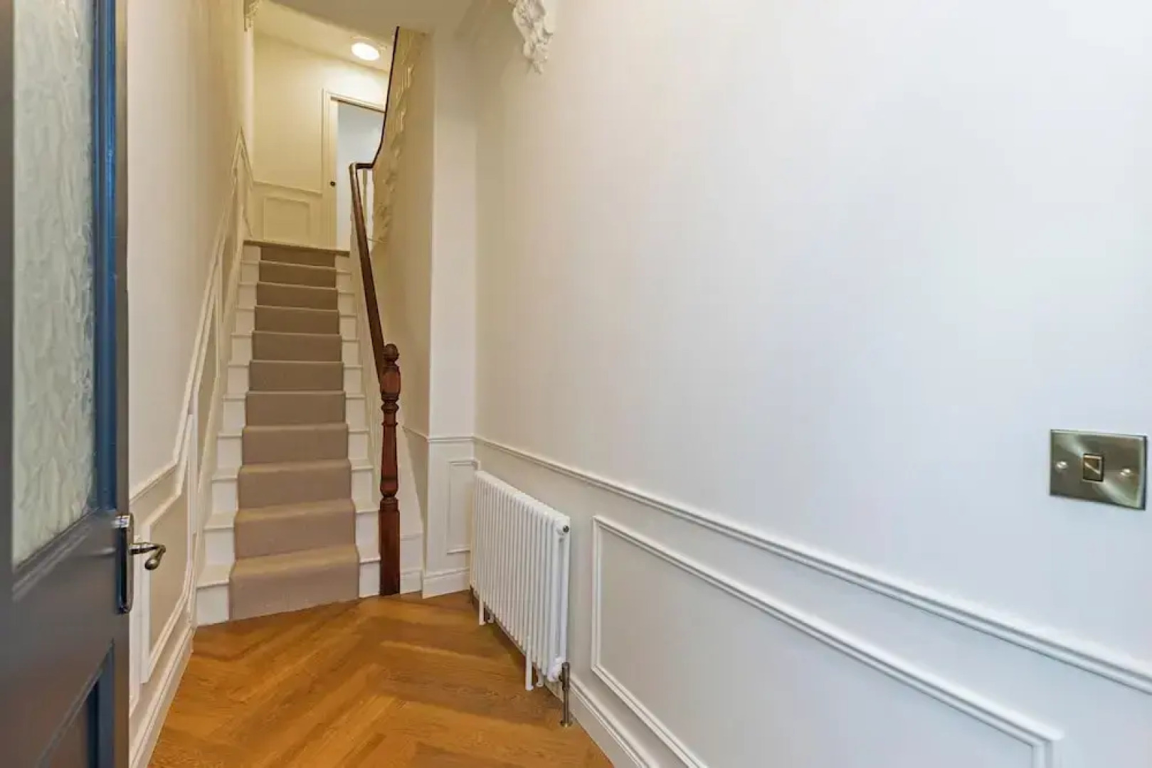 Modern 2-bed Apartment - Sleeps 6 - Seafront View