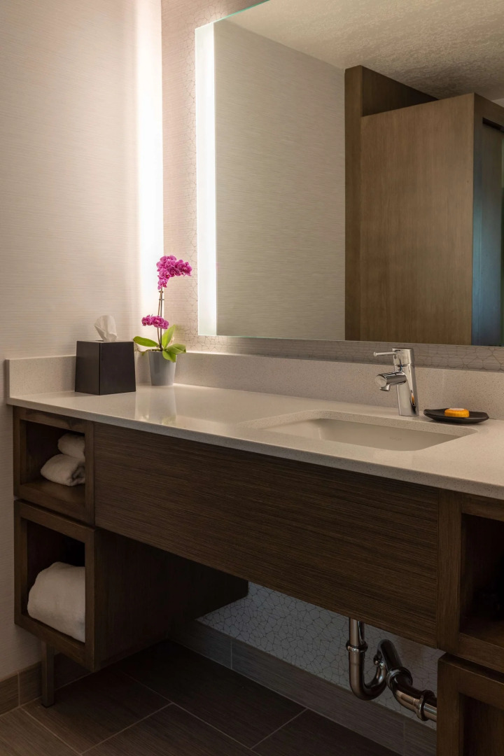 West Beach Inn, a Coast Hotel