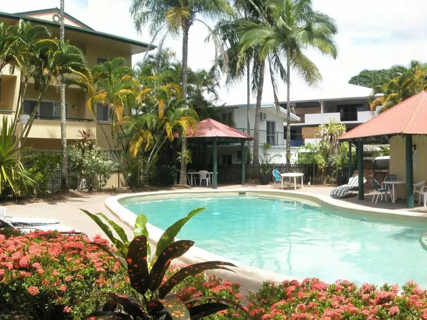 Tradewinds McLeod Holiday Apartments