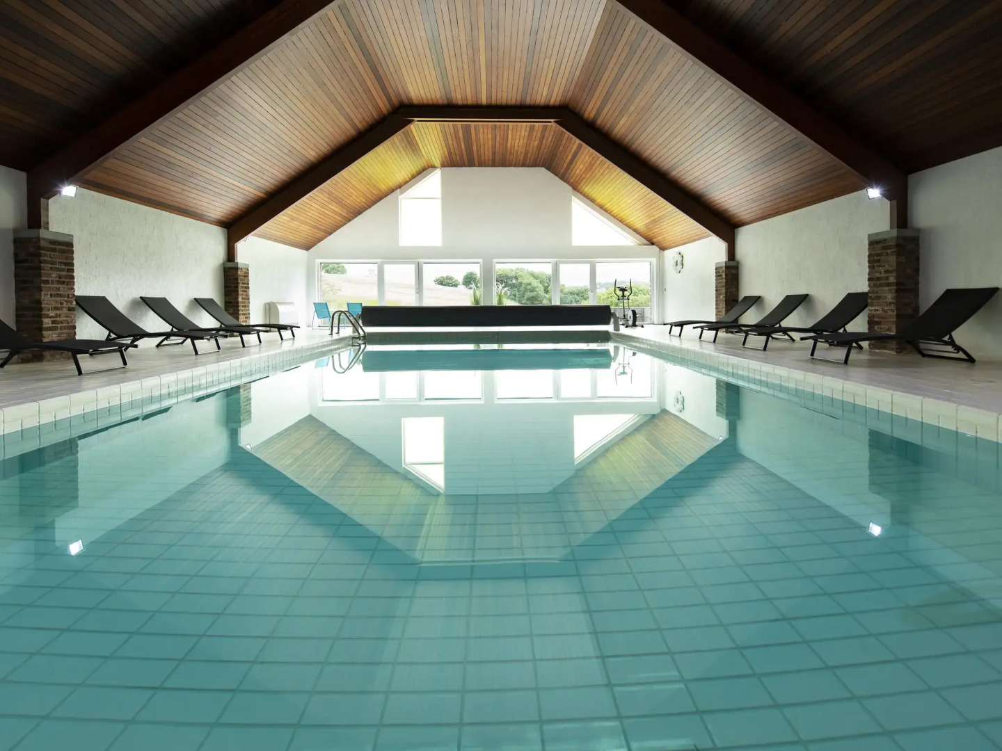 Luxury villa with heated pool, close to Maastricht and Liège