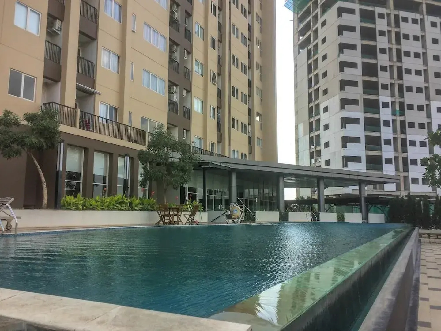 Comfortable 1Br The Oasis Lippo Cikarang Apartment