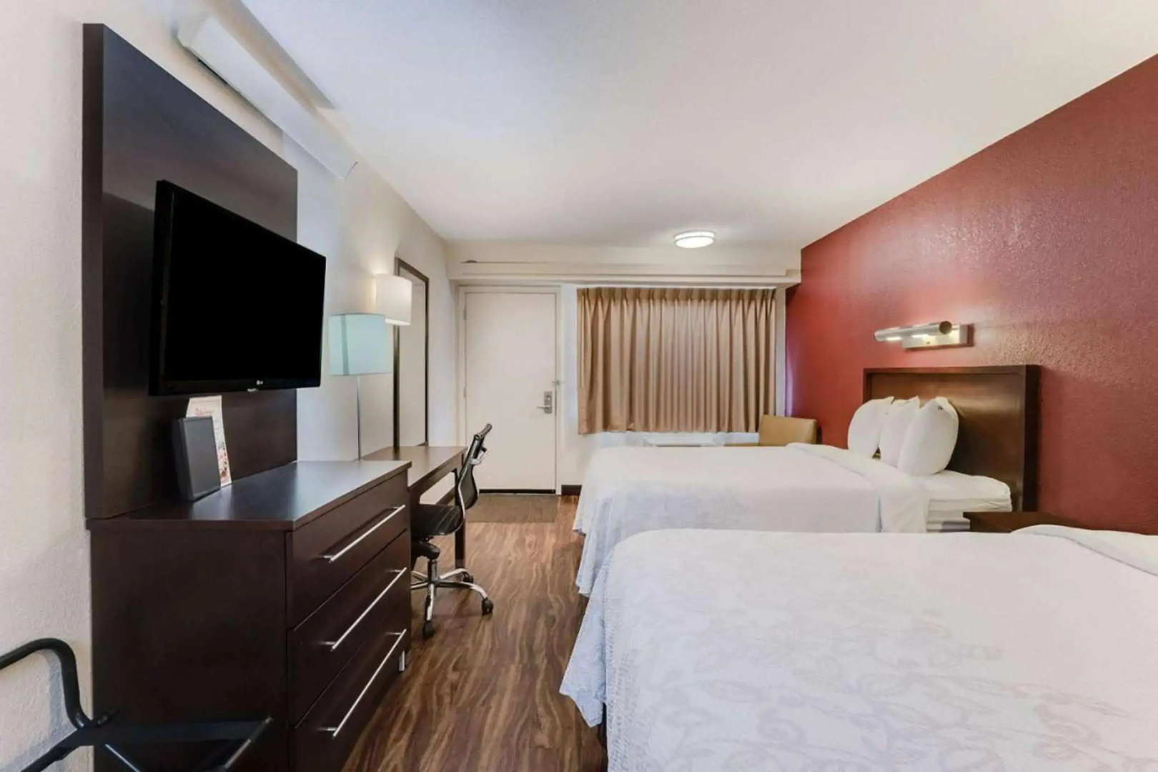 Super 8 by Wyndham Deerfield/Northbrook
