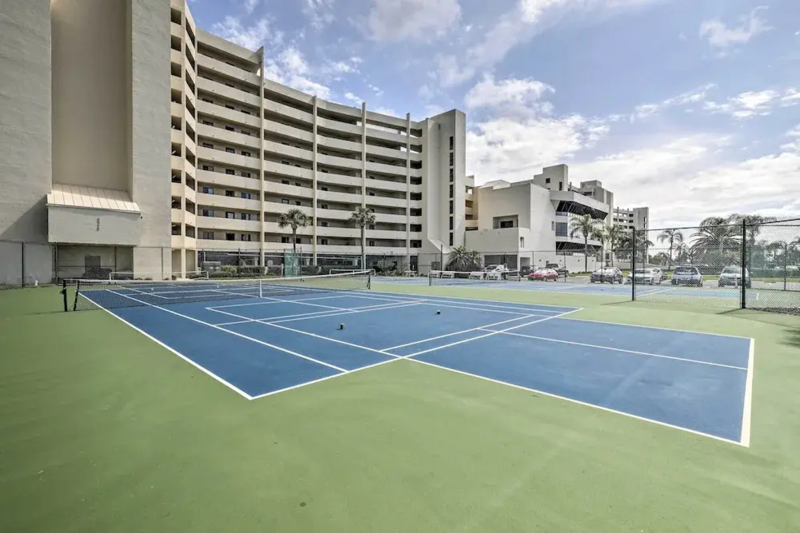 Modern Waterfront Hudson Condo w/ Resort Pool!