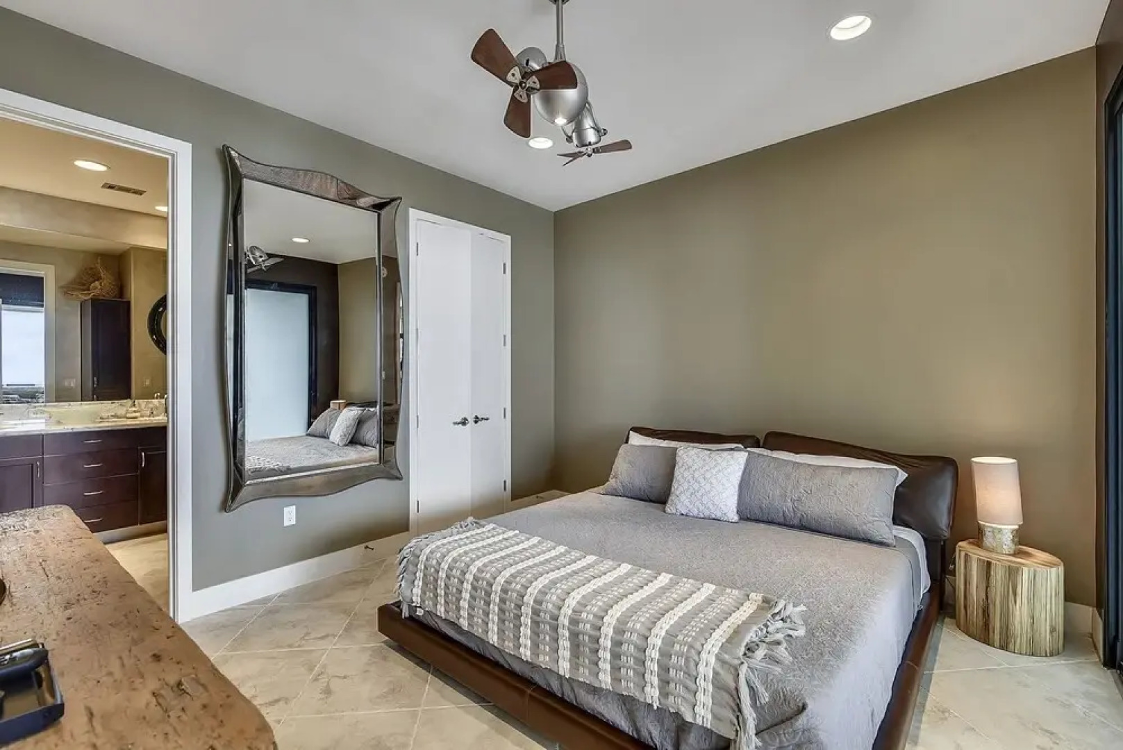 Diamond Beach 708 - Kohinoor