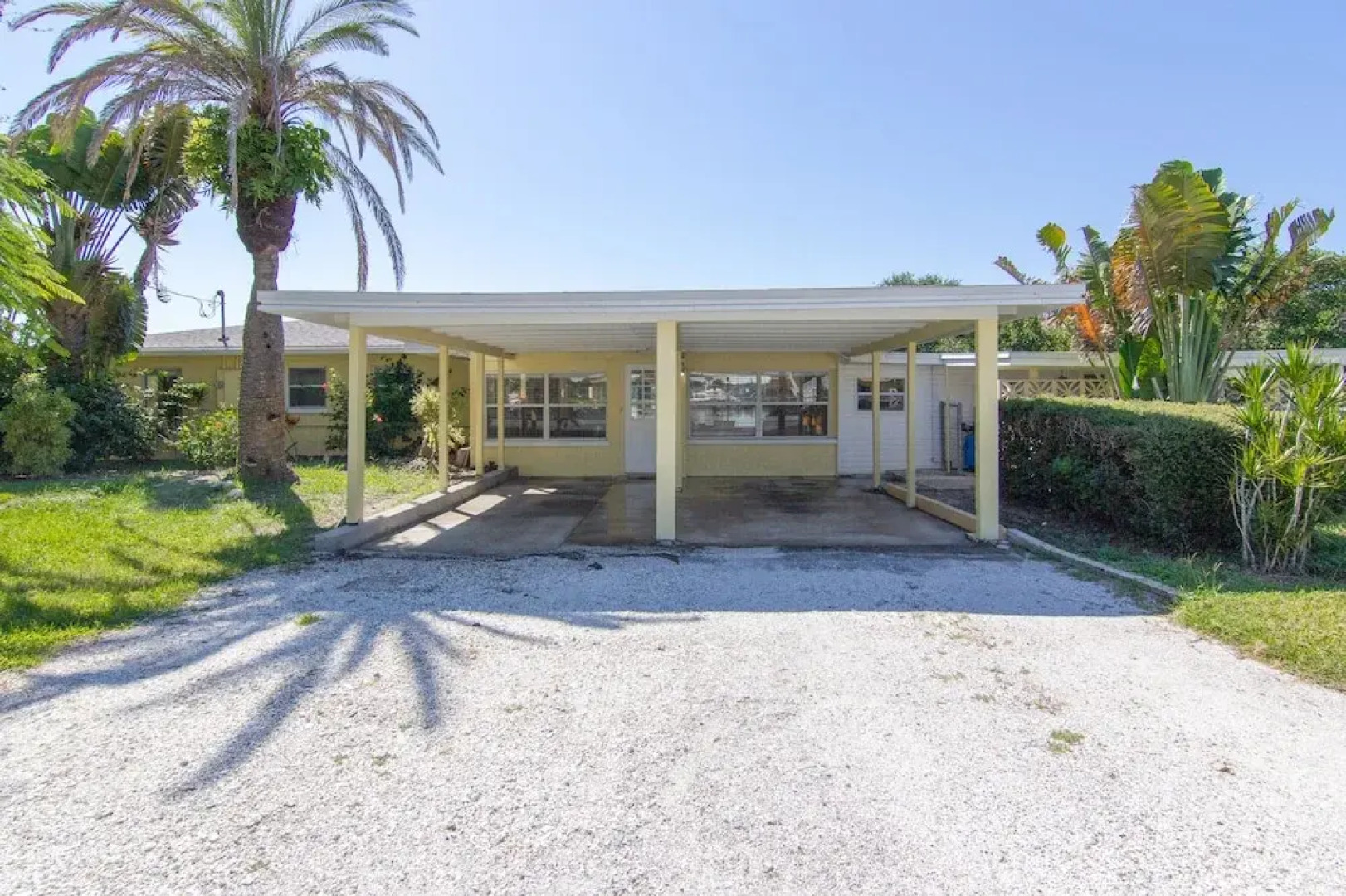 711 Albee Road West House - 2 Br home by RedAwning