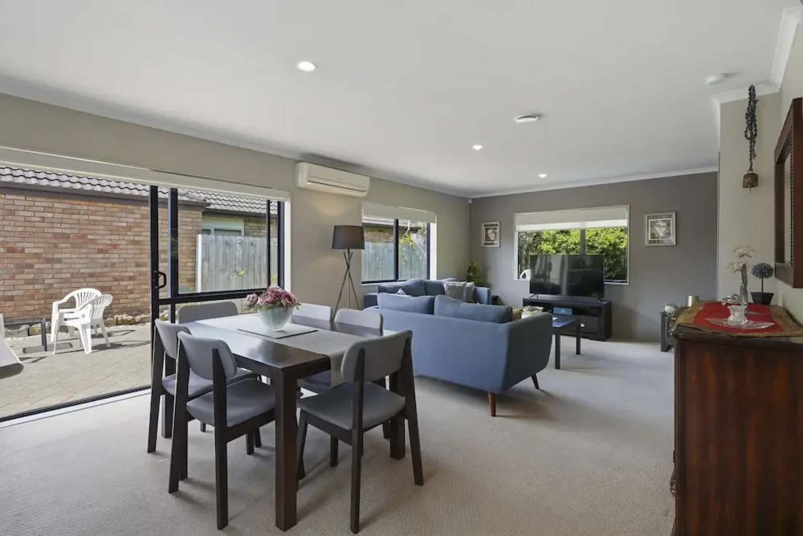 Spacious Family Home -Fully Fenced Yard