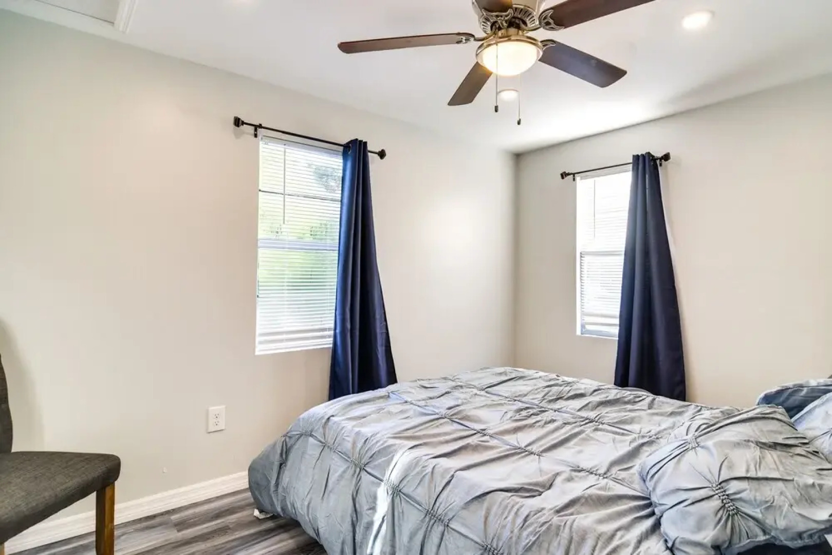 Remodeled Seminole Apt + Yard: 3 Mi to Beach!