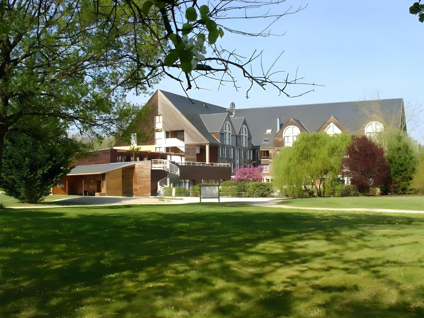 Best Western Hôtel Golf & Spa de la Forêt d’Orient