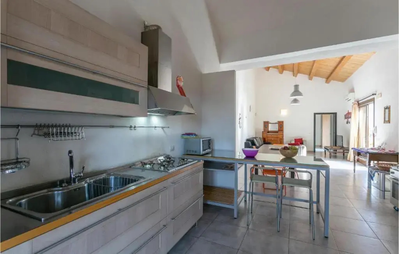 Stunning Home in Ragusa With 6 Bedrooms, Private Swimming Pool and Outdoor Swimming Pool