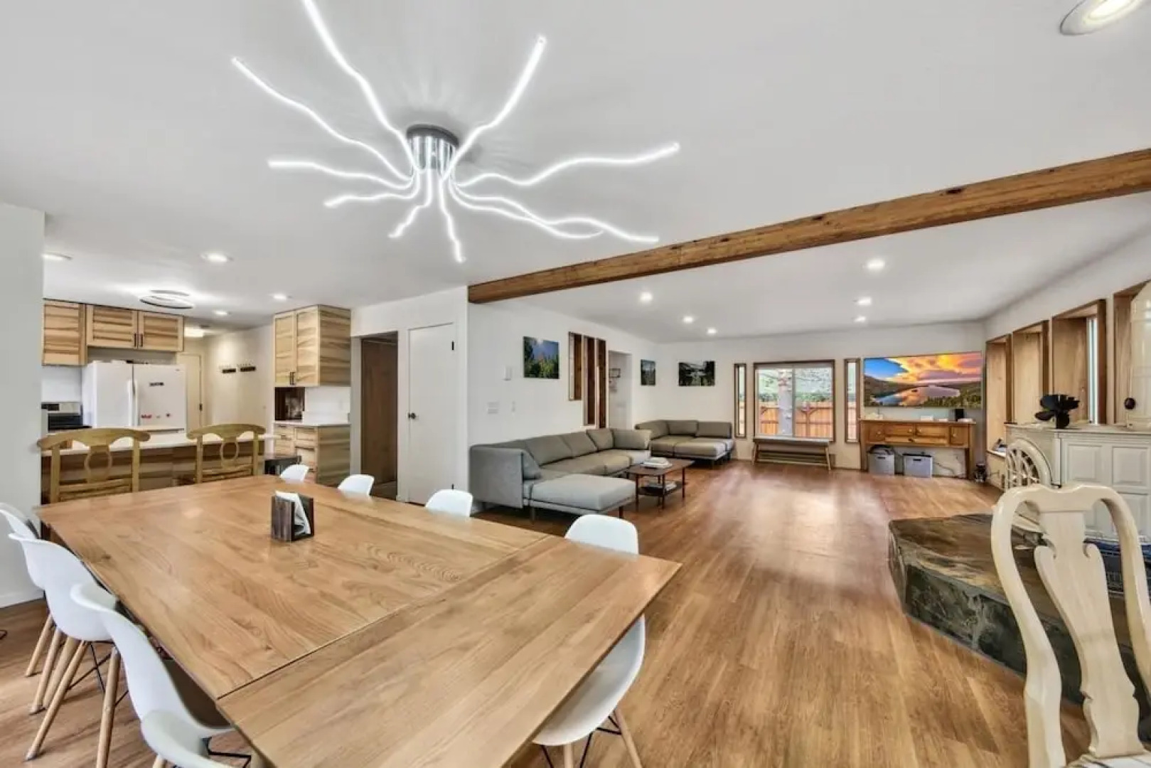 3685s River View Retreat 4 Bedroom Home by RedAwning