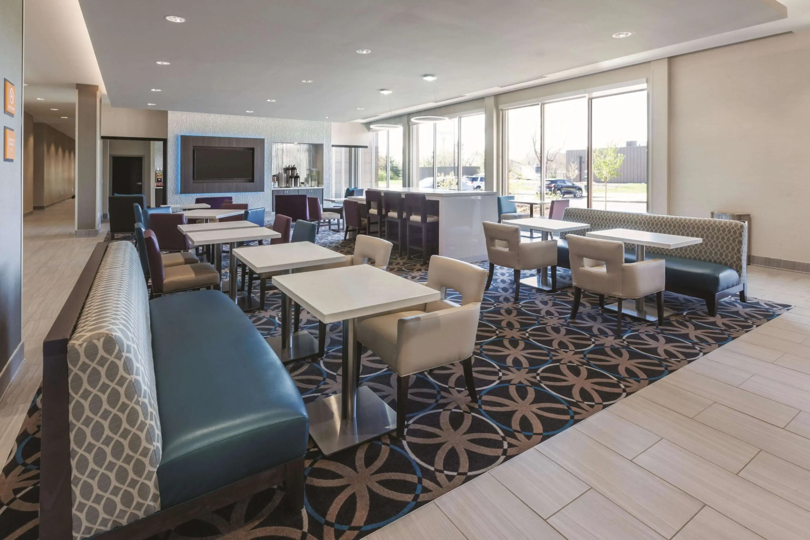 La Quinta Inn & Suites by Wyndham Terre Haute