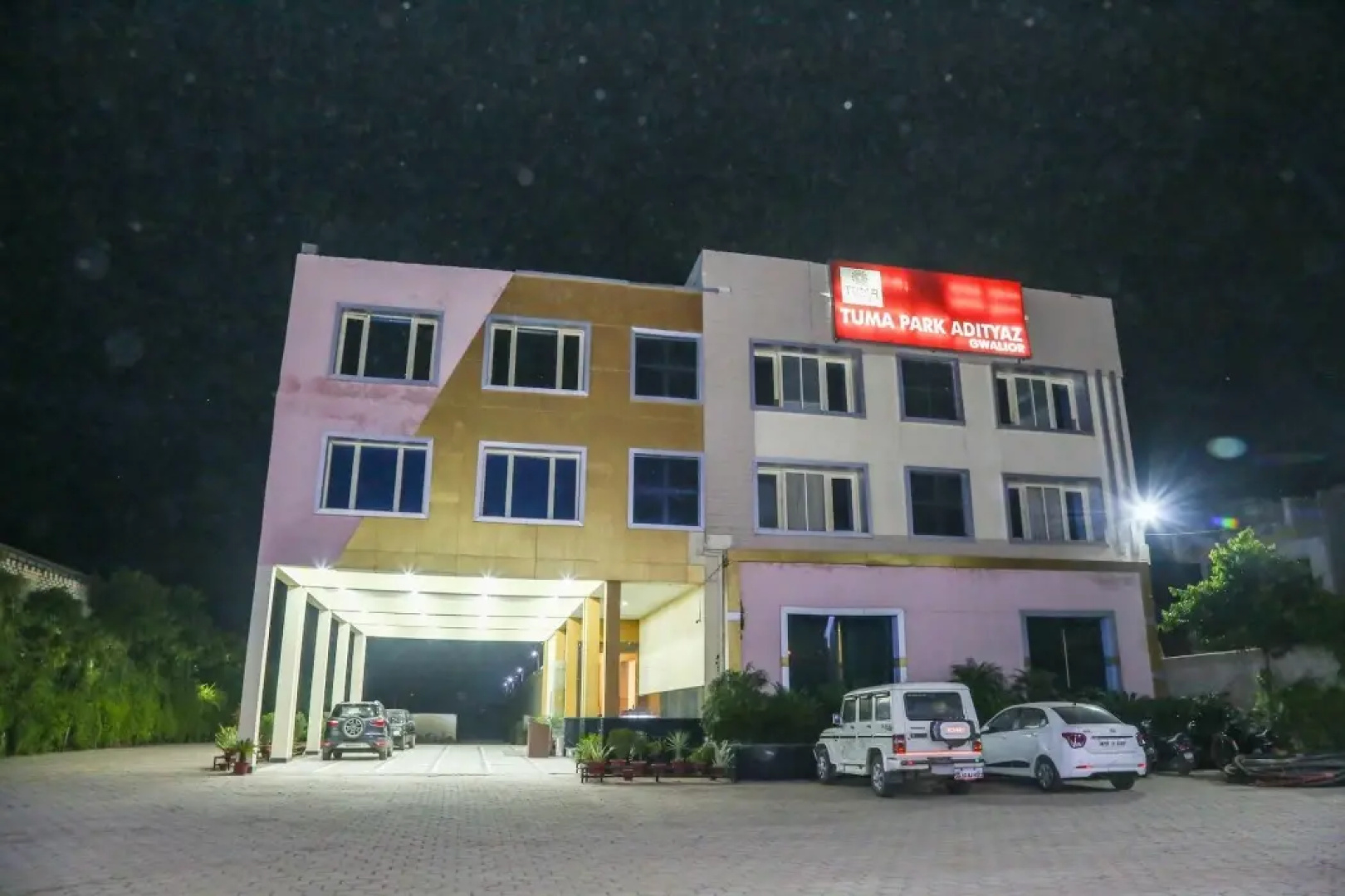 Hotel Adityaz