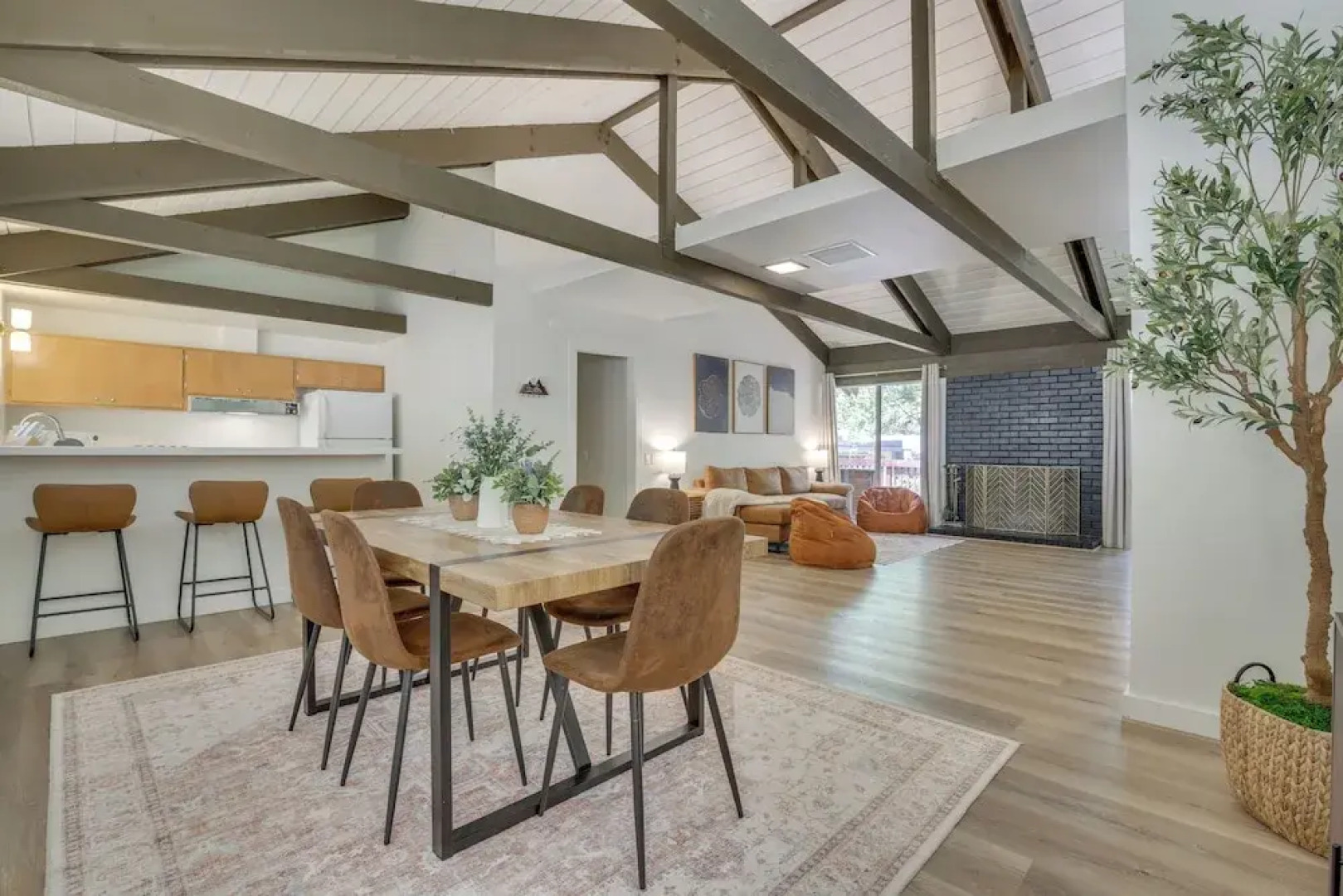 3 Mi to Lake Arrowhead: Cabin w/ Furnished Deck!