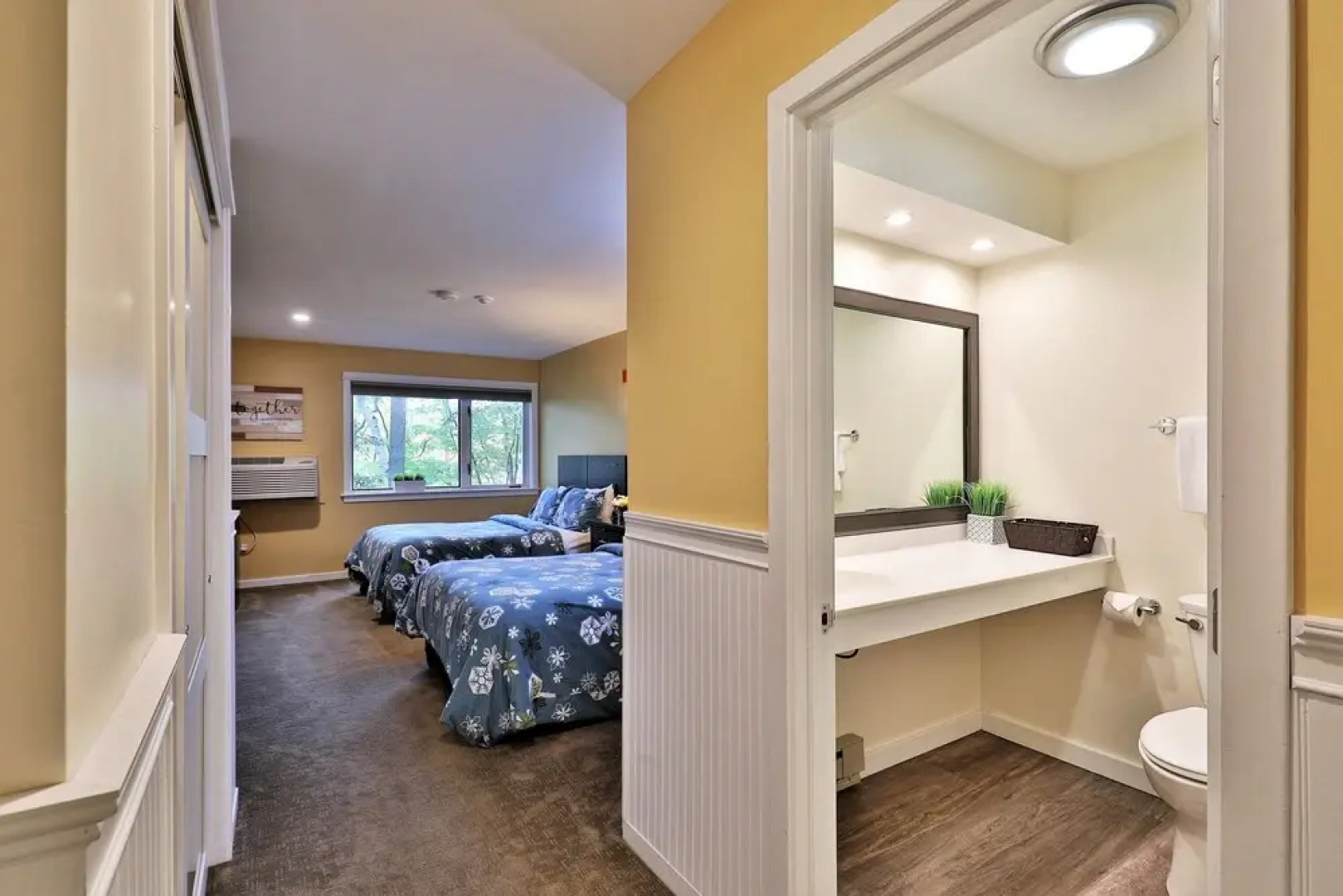 The Grande Suite at Killington: Sleeps 10 Guests, Close to Mountain!