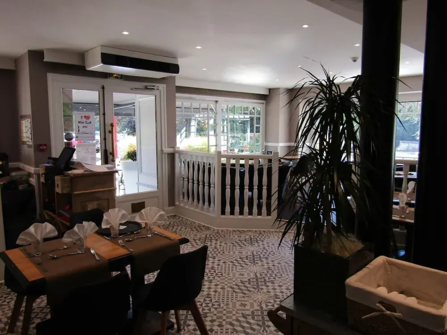 Hôtel Restaurant Le Bourgogne