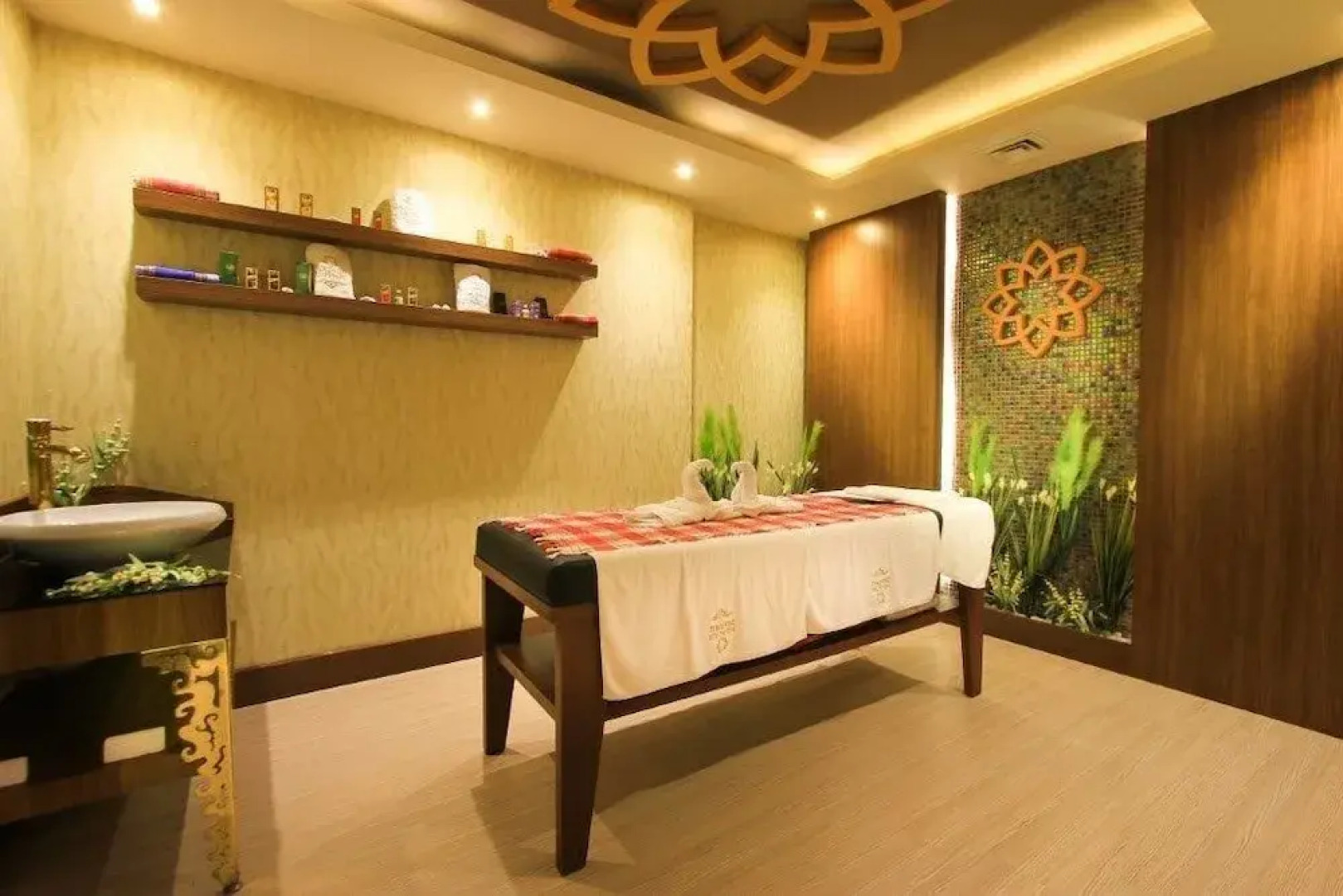 Naskon Sapphire Resort & Spa