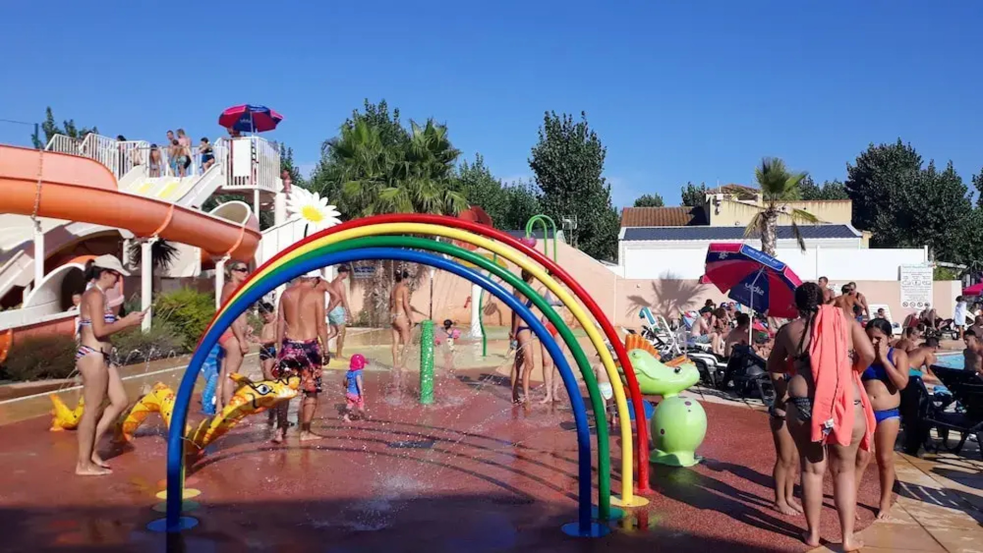 Bungalow With 2 Bedrooms in Valras-plage, With Shared Pool and Terrace - 200 m From the Beach