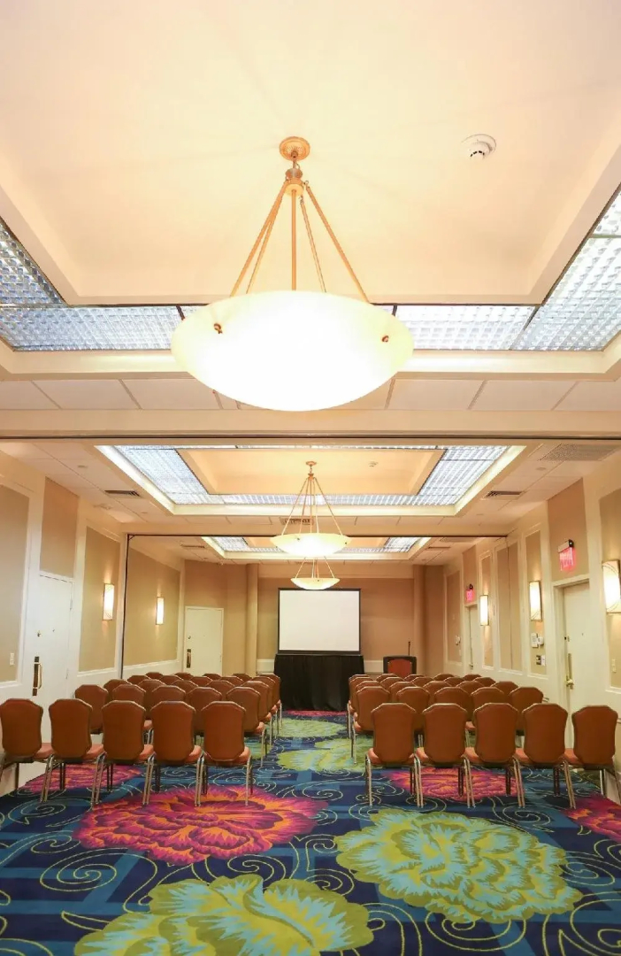 Crowne Plaza Virginia Beach Town Center by IHG