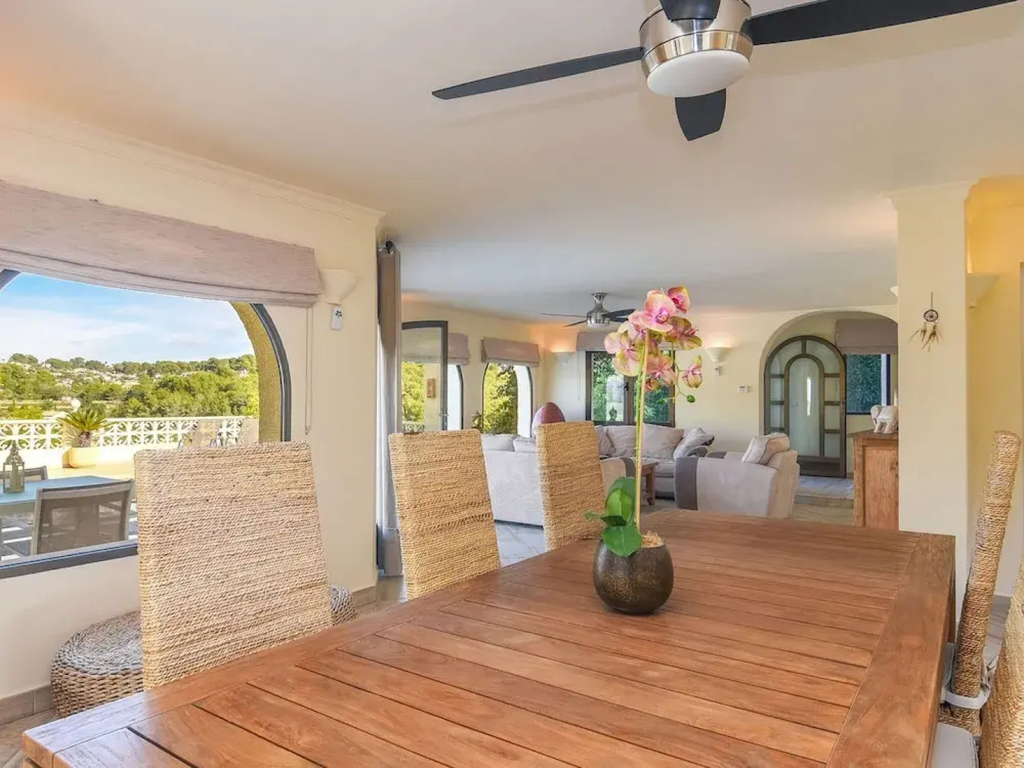 Beautiful 8-person Villa in Moraira, Near Centre, sea and Beach, Very Nicely Furnished