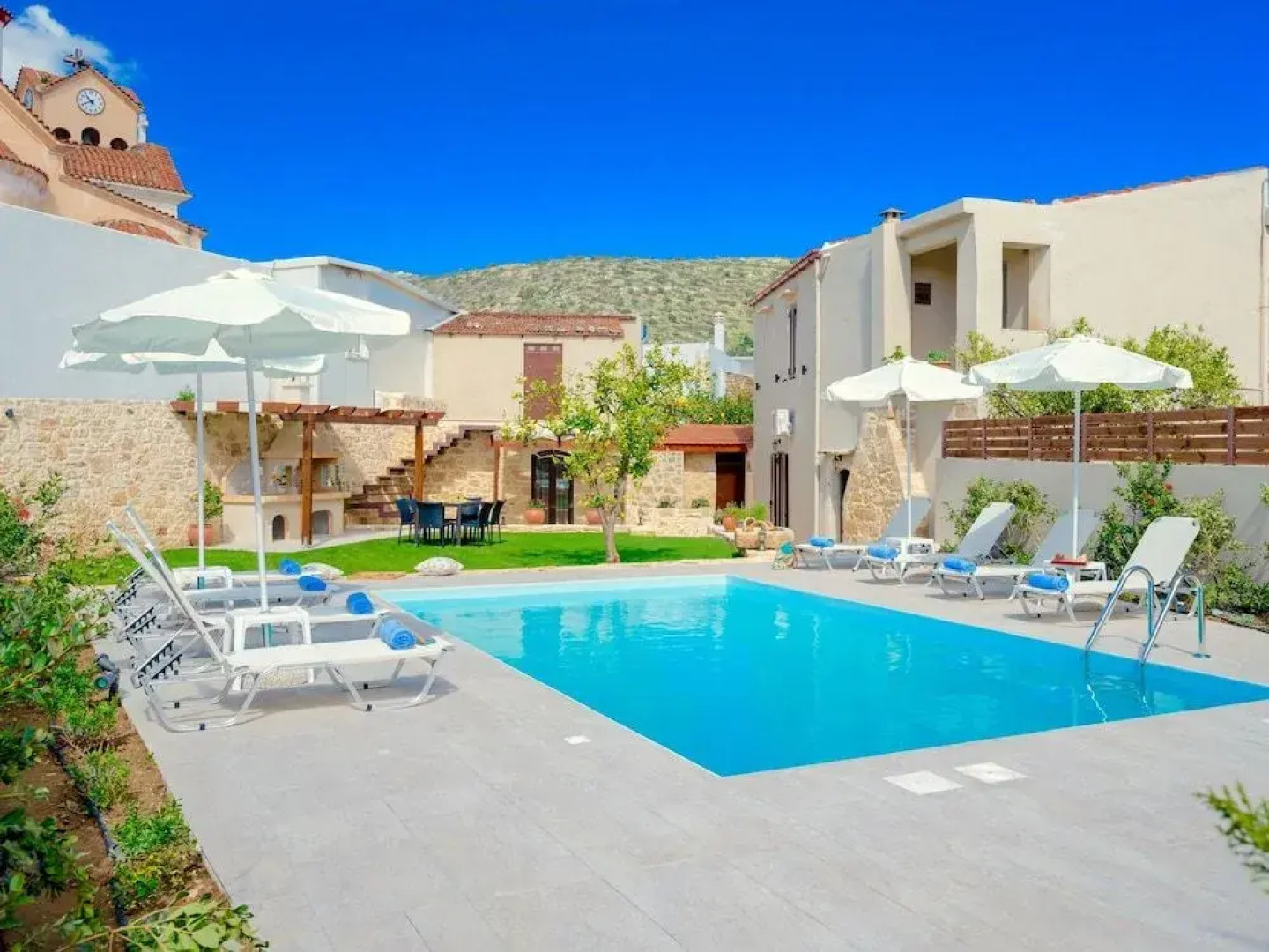 Lucas Village House with private pool