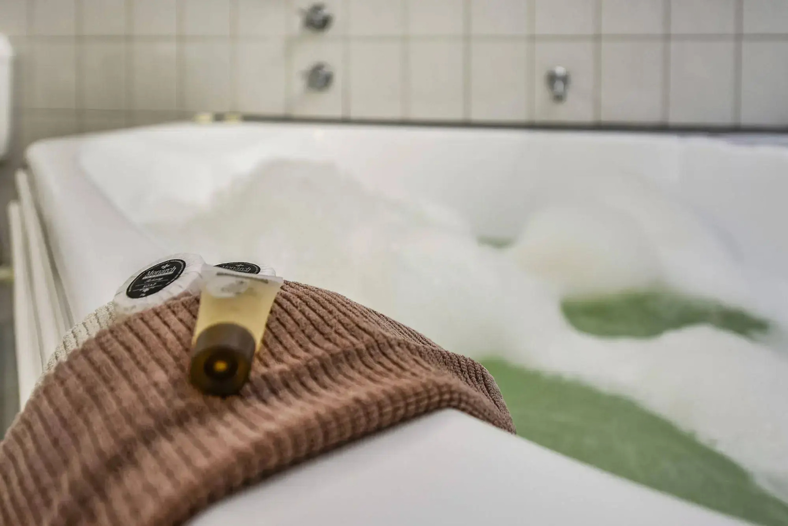 William Macintosh Motor Lodge