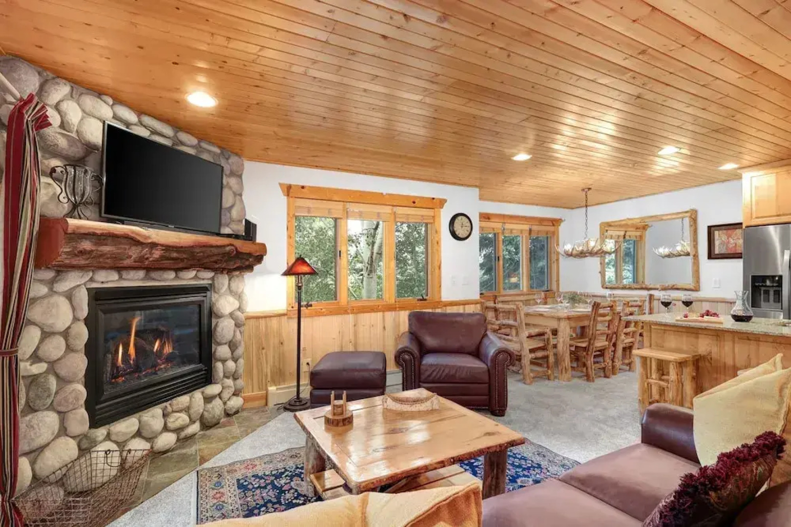 Timber Wolf Lodge 10d 2 Bedroom Condo by RedAwning