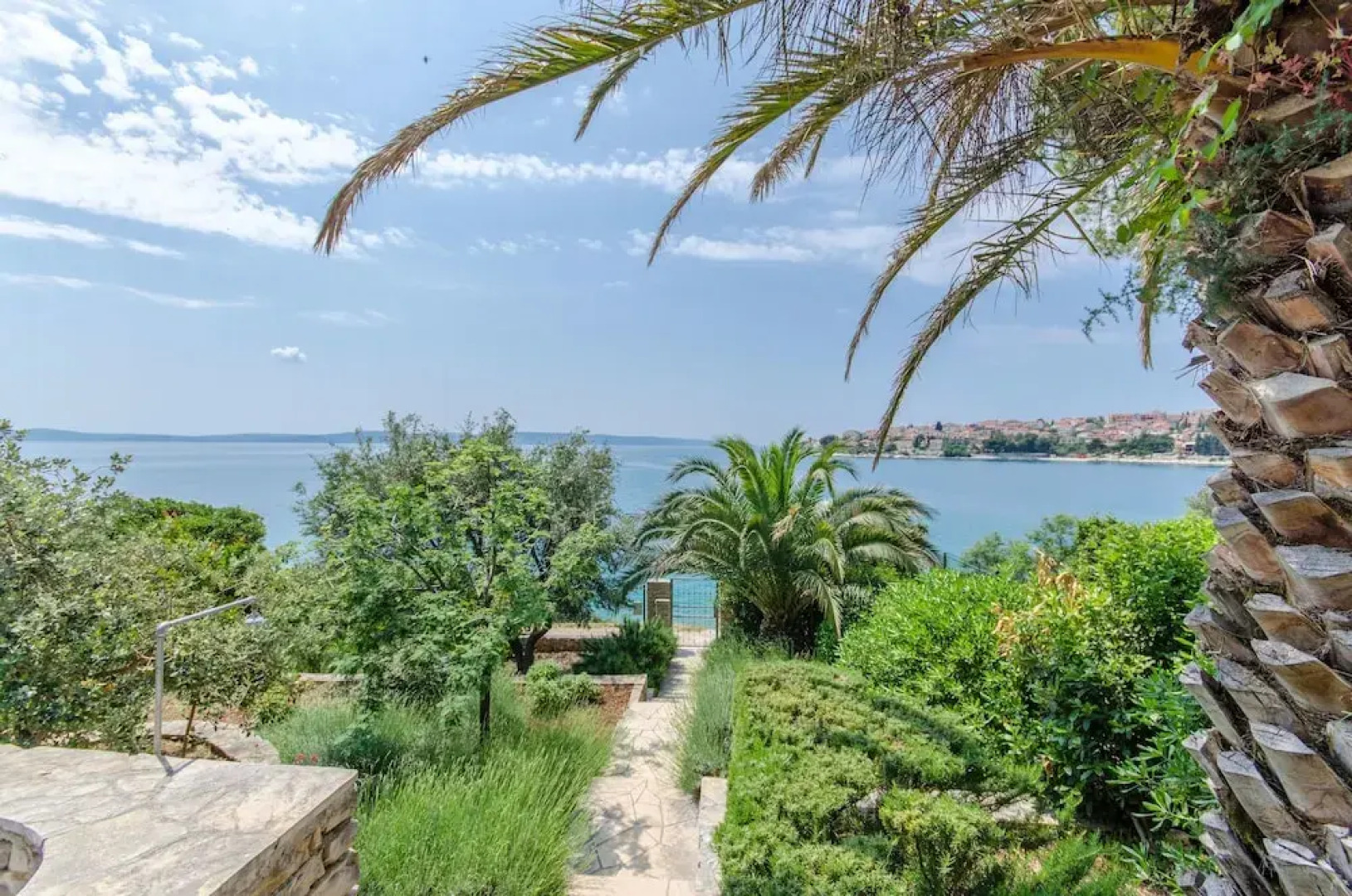 Seafront House Mavarcica