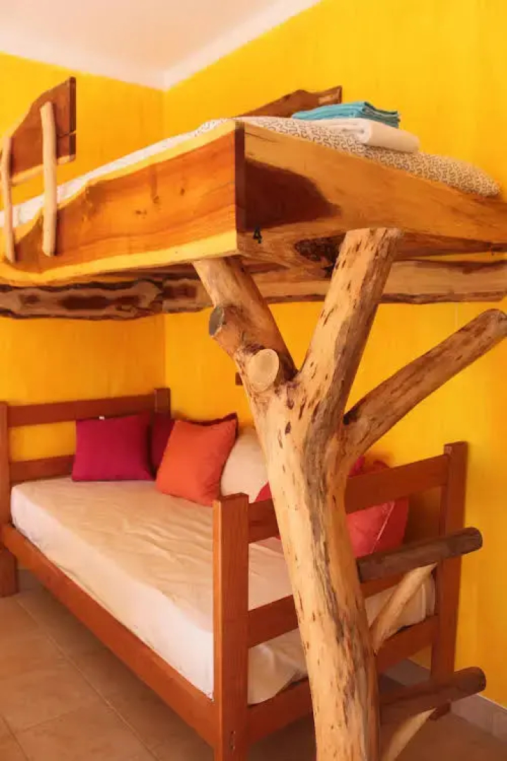 Almagreira Surf Hostel