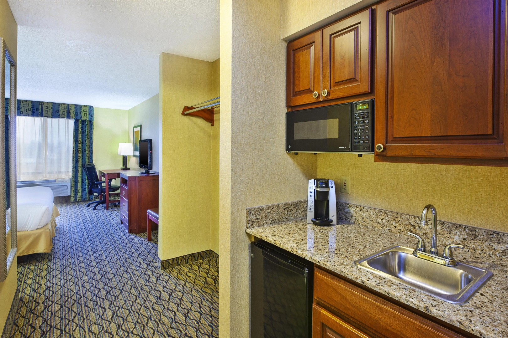 Holiday Inn Express Hotel & Suites Belleville by IHG