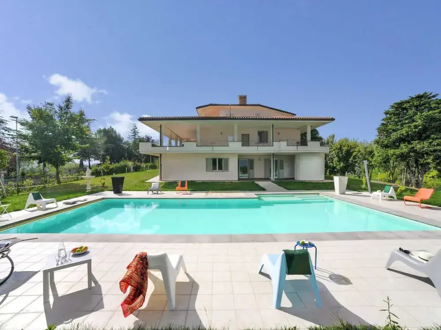 Plush Villa Apartment in Tavullia with Hot Tub