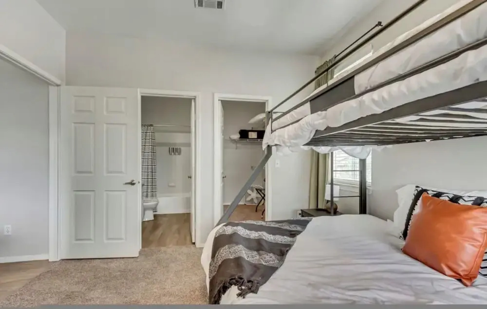 Quiet Apt - Close to Davis Conference - King Bed