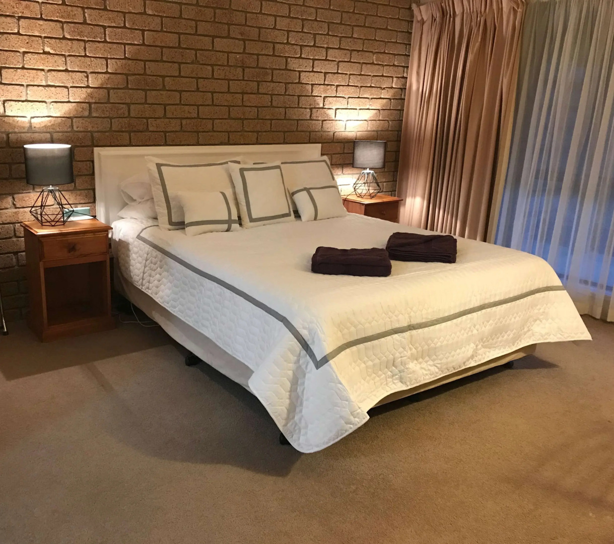 Mountain View Motor Inn LLC