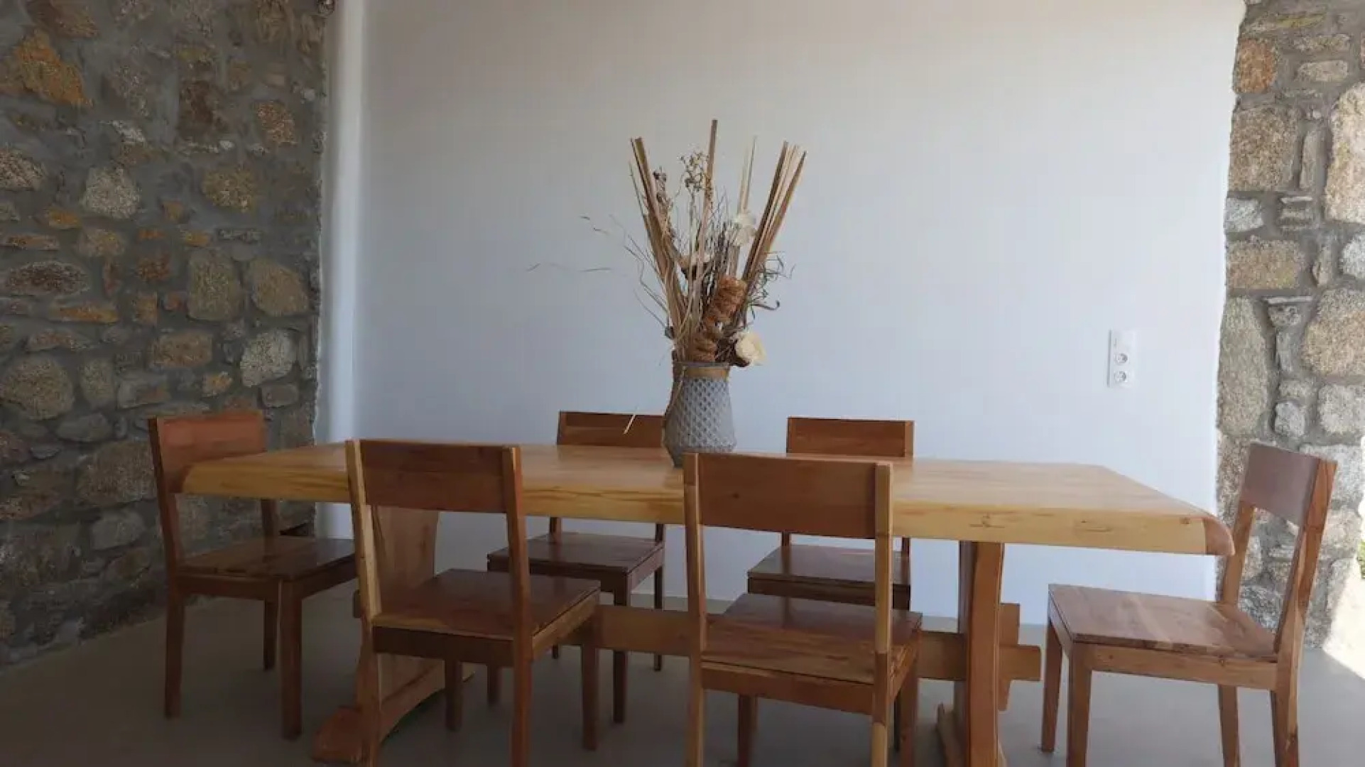 Luxury Villas  by Live&Travel