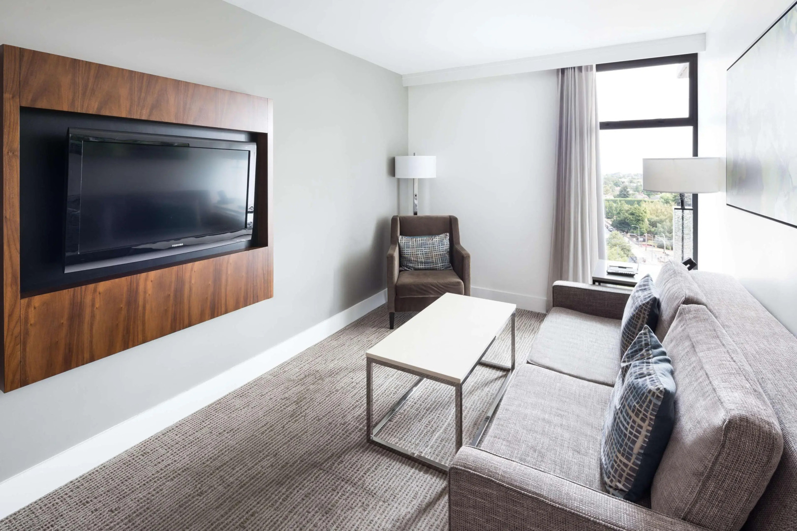 DoubleTree by Hilton Hotel & Suites Victoria